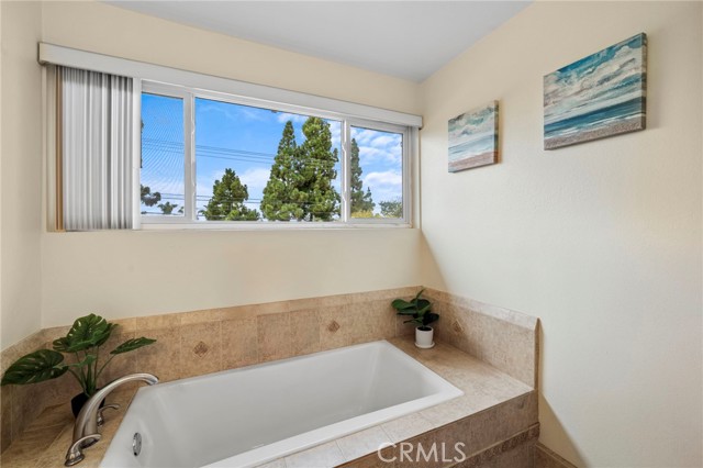 MLS #OC25240897 image #33