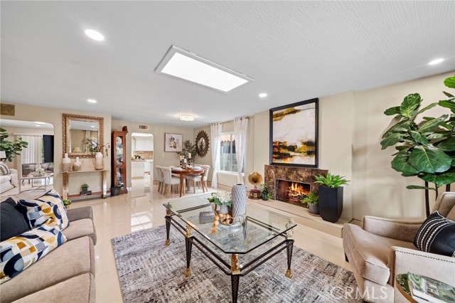 MLS #OC25240897 image #8