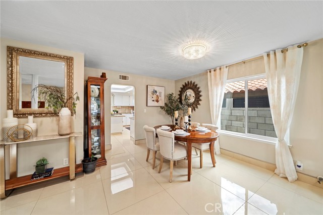 MLS #OC25240897 image #9