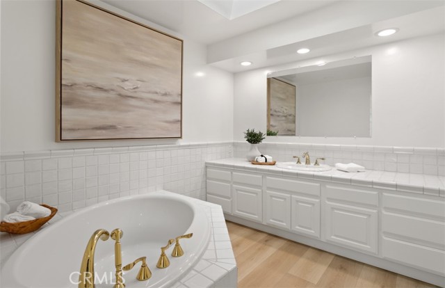 MLS #OC25240908 image #39