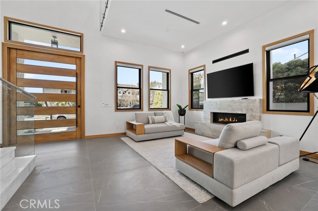 MLS #OC25240929 image #7