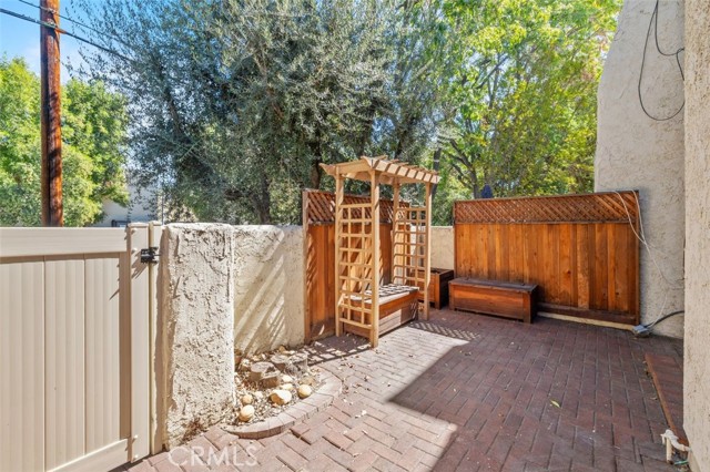 MLS #OC25241046 image #1