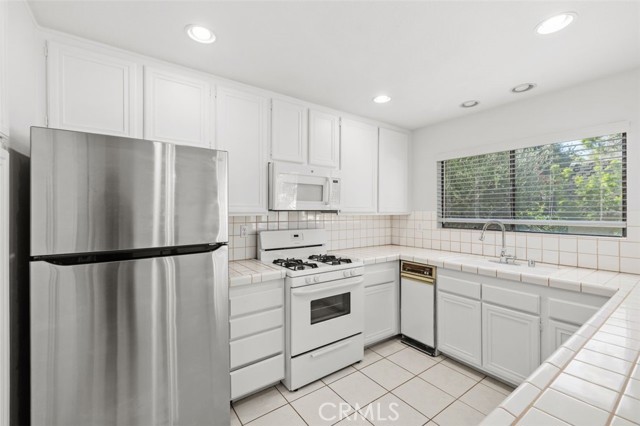 MLS #OC25241046 image #18