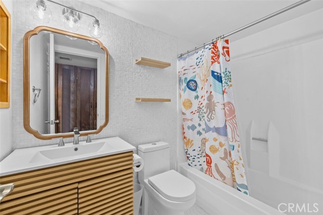 MLS #OC25241046 image #33