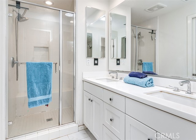 MLS #OC25241056 image #16