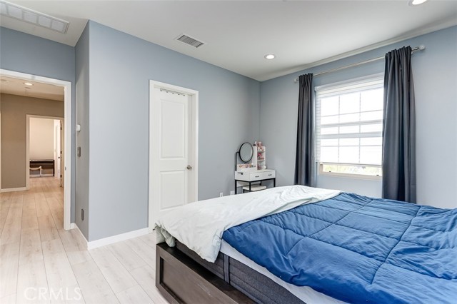 MLS #OC25241056 image #17