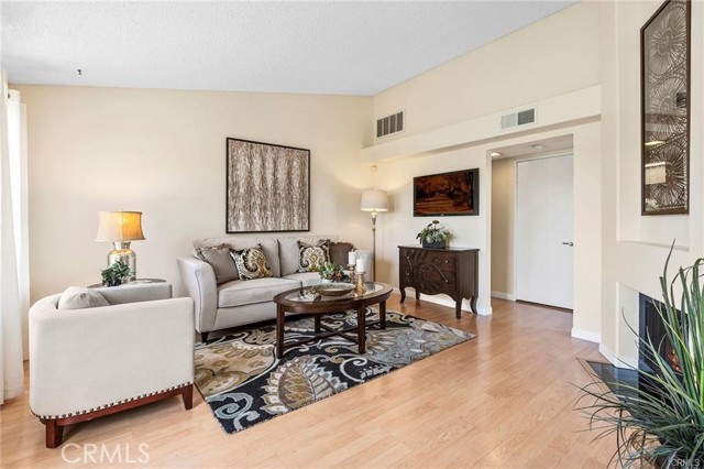 MLS #OC25241238 image #4