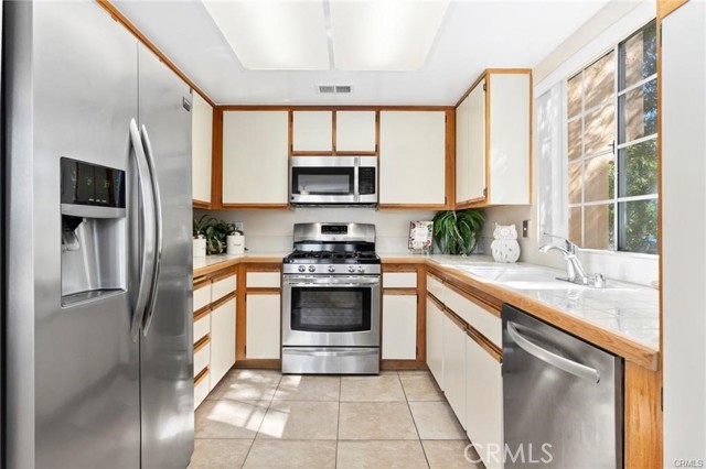 MLS #OC25241238 image #7