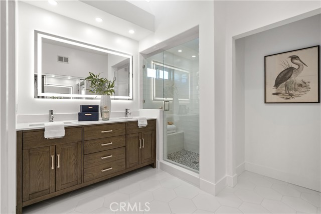 MLS #OC25241281 image #10