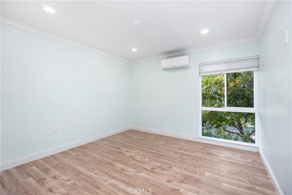 MLS #OC25241293 image #21