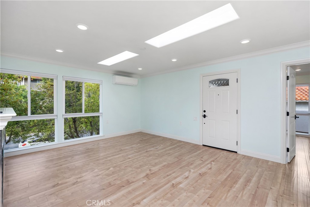 MLS #OC25241293 image #6