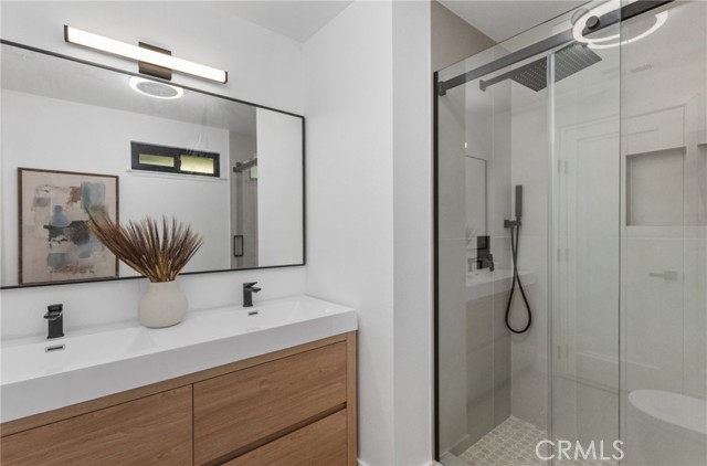 MLS #OC25241301 image #12