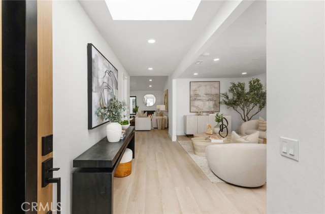 MLS #OC25241301 image #3