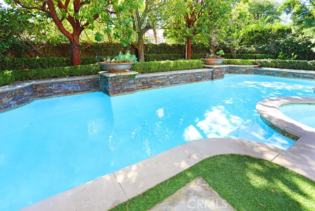 MLS #OC25241406 image #8