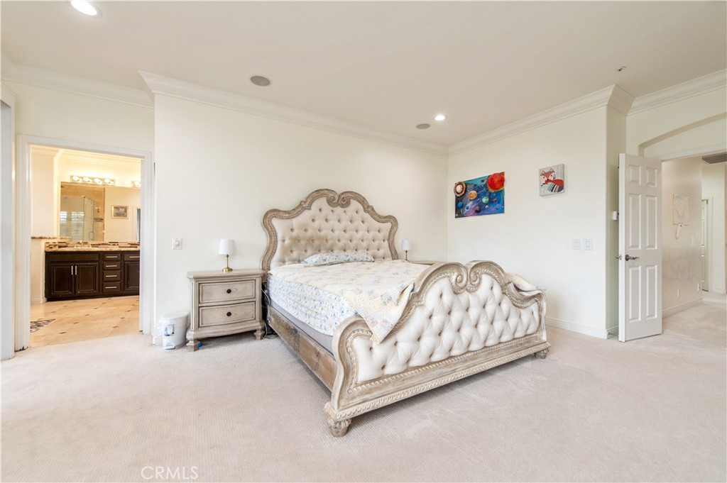 MLS #OC25241497 image #33