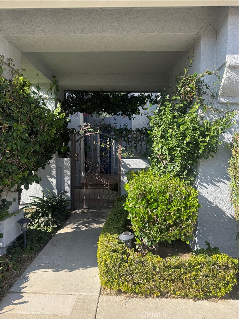 MLS #OC25241504 image #2