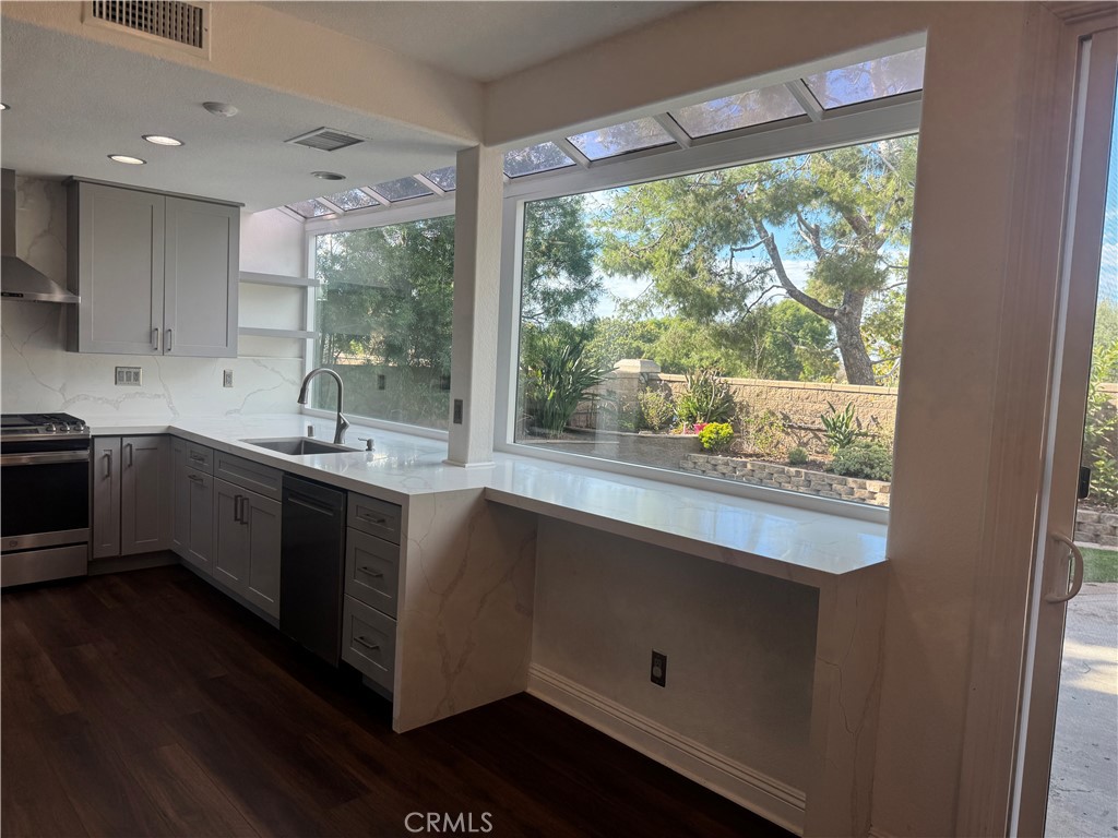 MLS #OC25241504 image #7