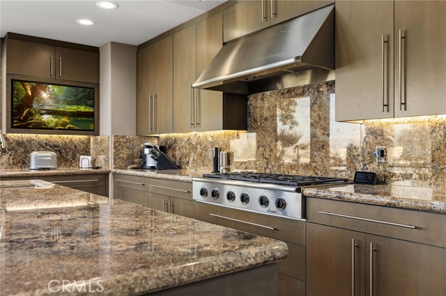 MLS #OC25241516 image #24