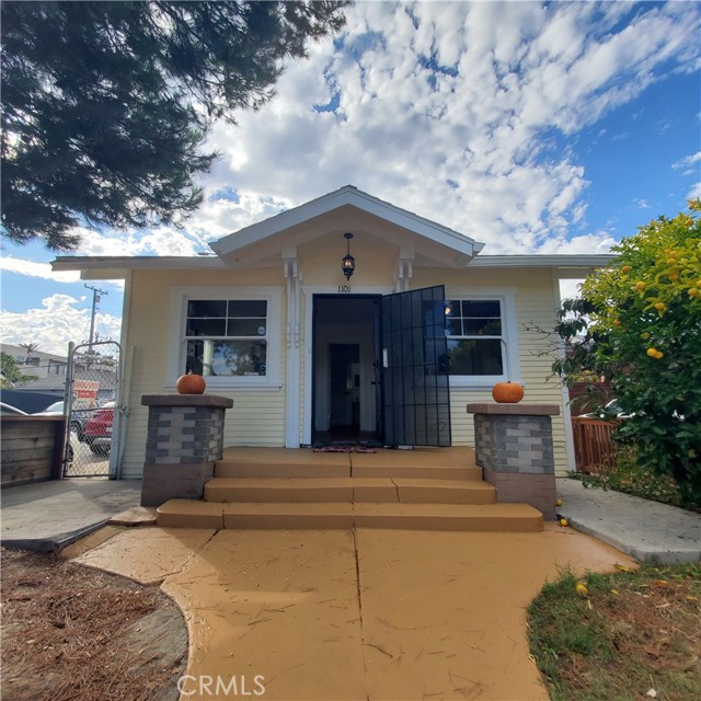 MLS #OC25241517 image #1