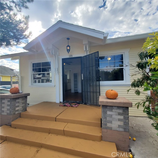 MLS #OC25241517 image #2