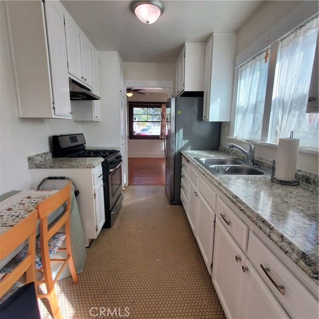 MLS #OC25241517 image #9