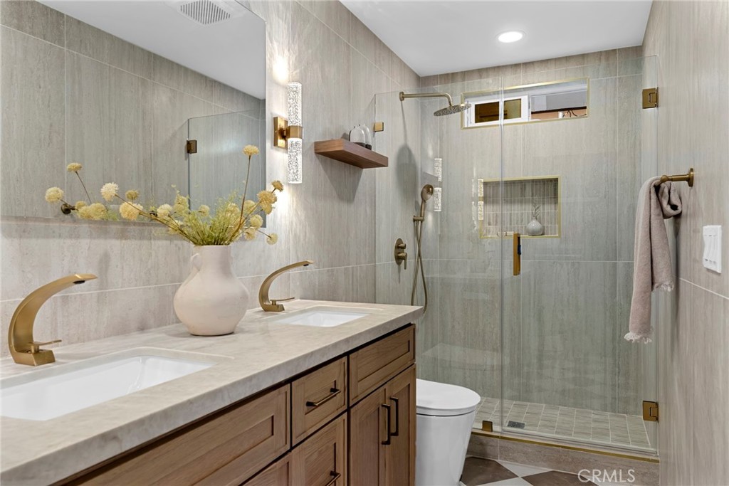 MLS #OC25241526 image #19