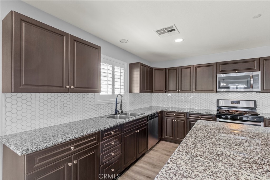 MLS #OC25241556 image #18