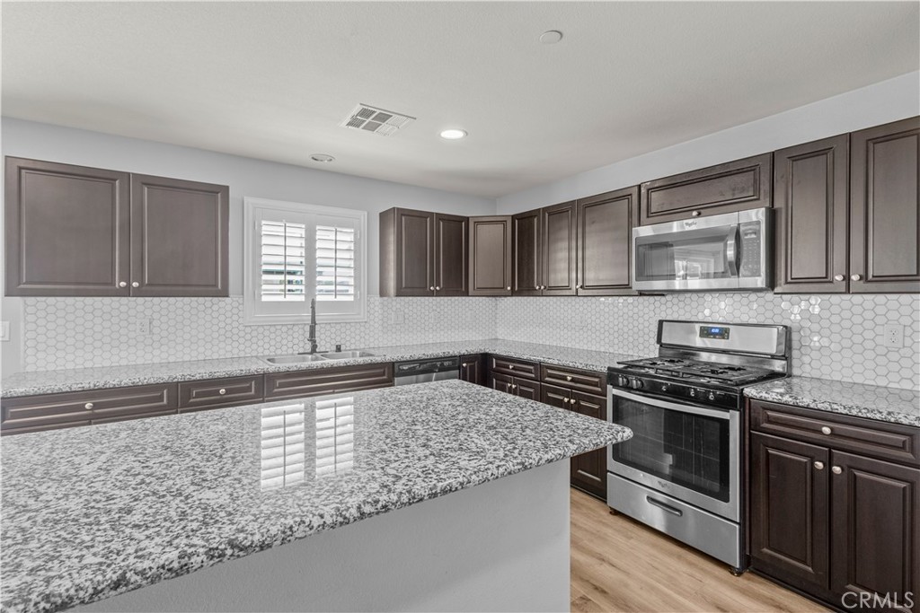 MLS #OC25241556 image #20