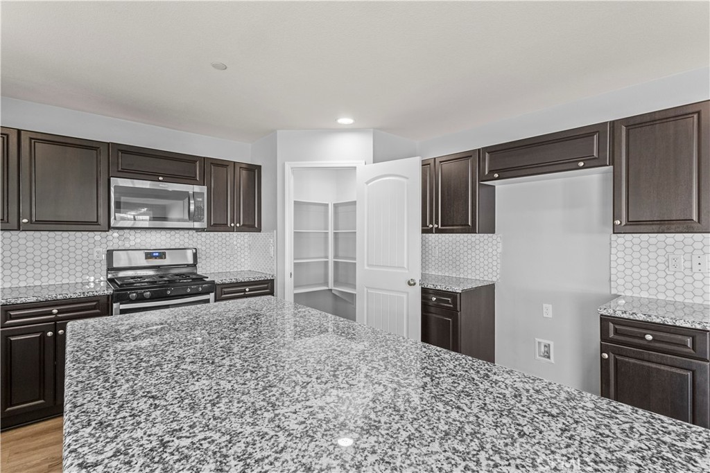 MLS #OC25241556 image #21