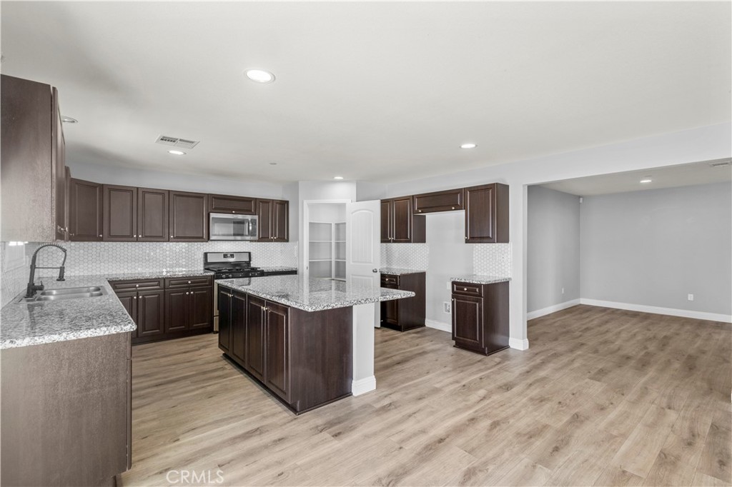 MLS #OC25241556 image #26