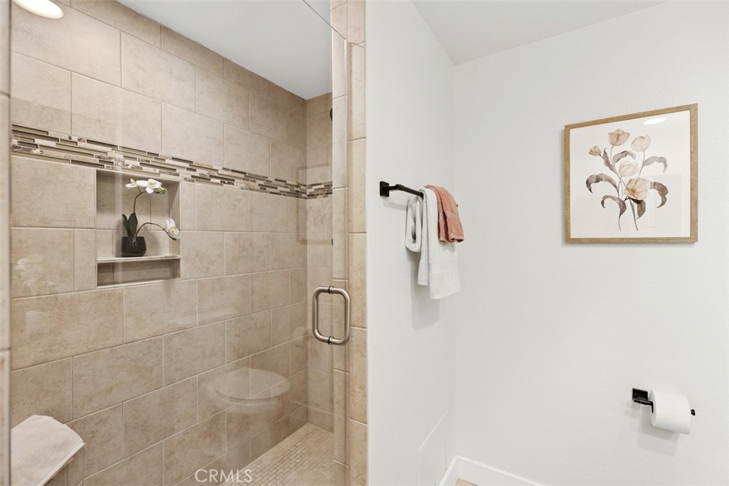 MLS #OC25241611 image #17