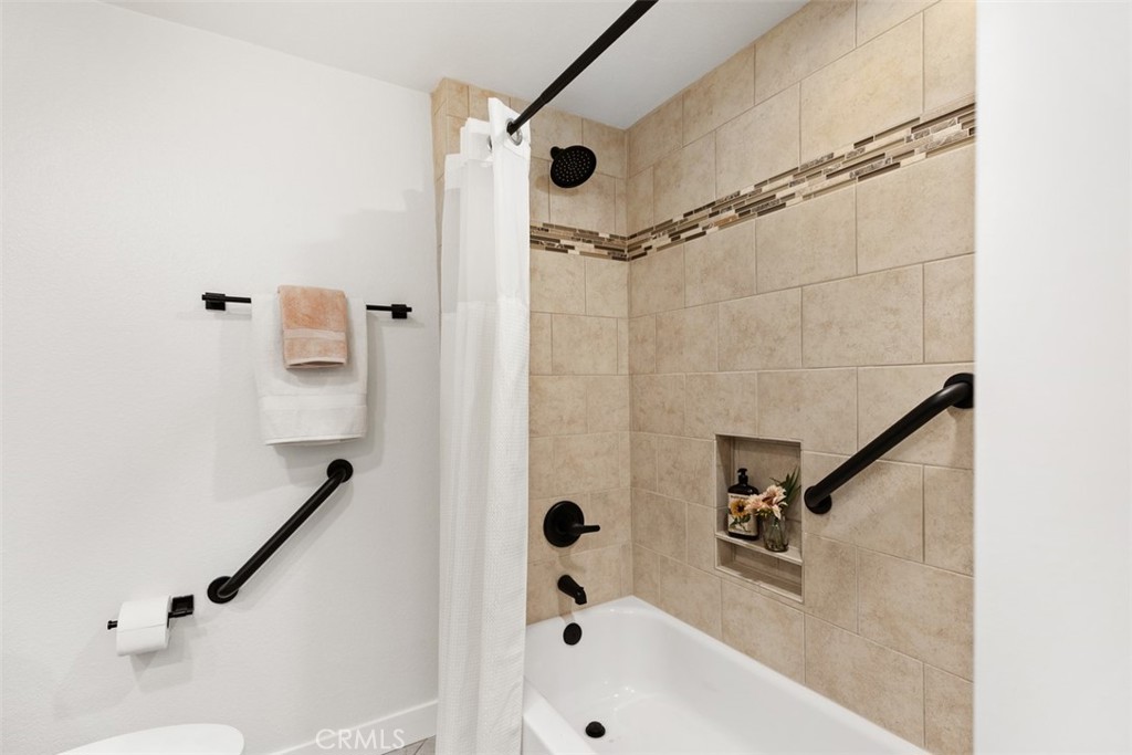 MLS #OC25241611 image #22