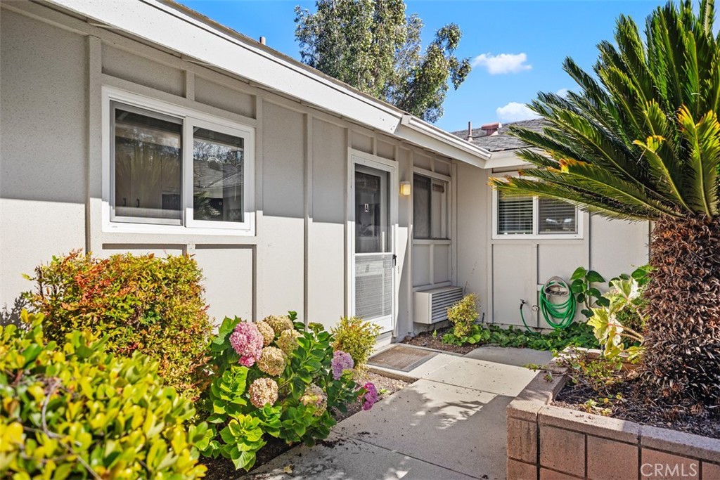 MLS #OC25241611 image #27