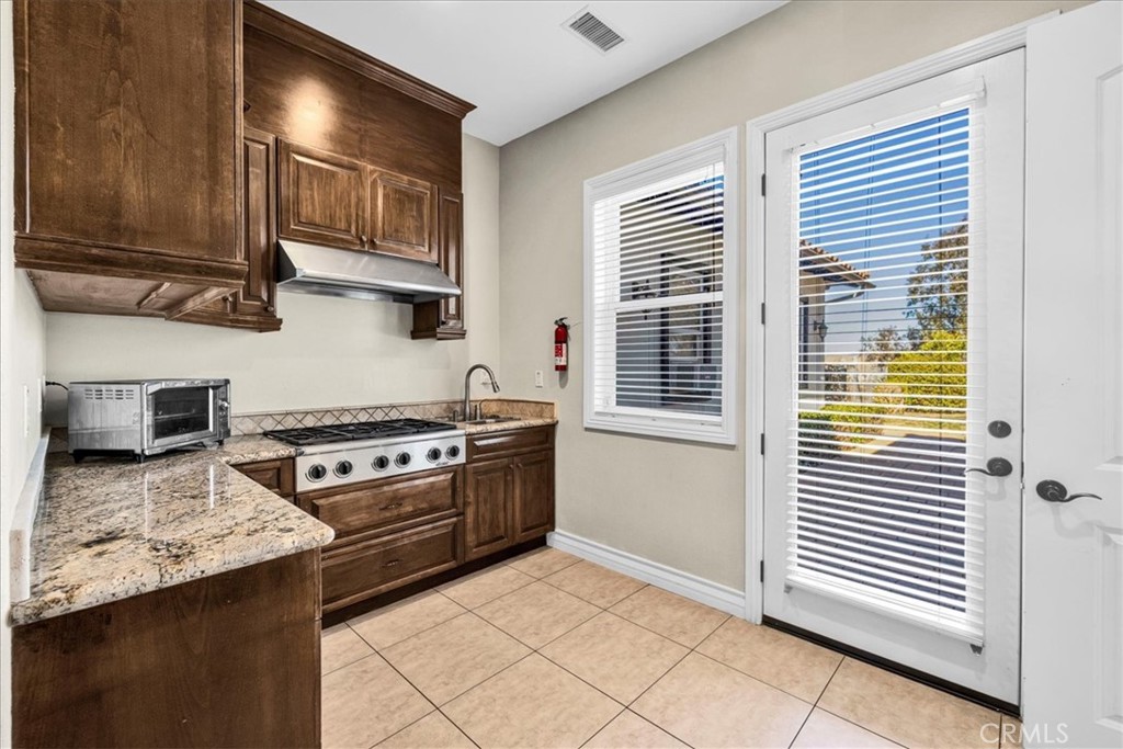 MLS #OC25241657 image #27