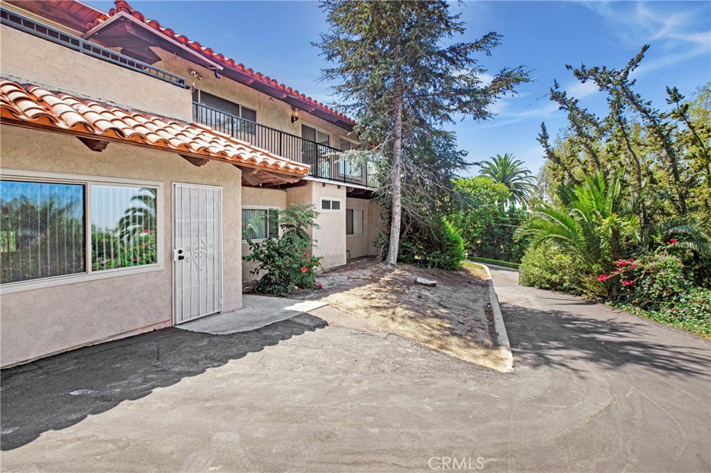 MLS #OC25241749 image #1