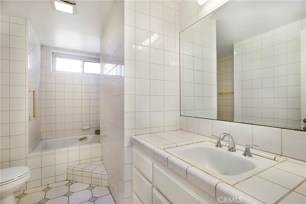 MLS #OC25241749 image #30