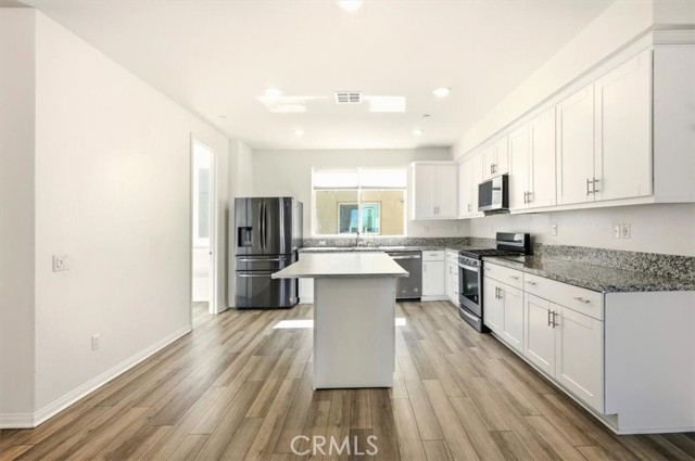 MLS #OC25241770 image #10