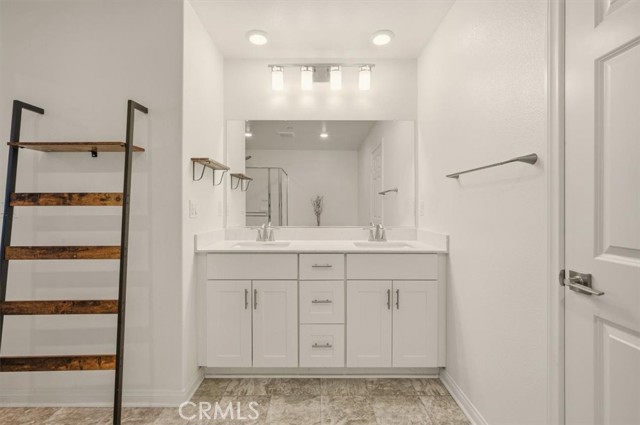 MLS #OC25241770 image #27