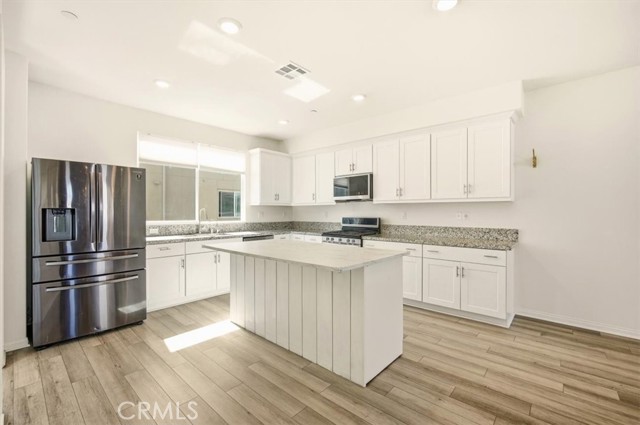 MLS #OC25241770 image #9