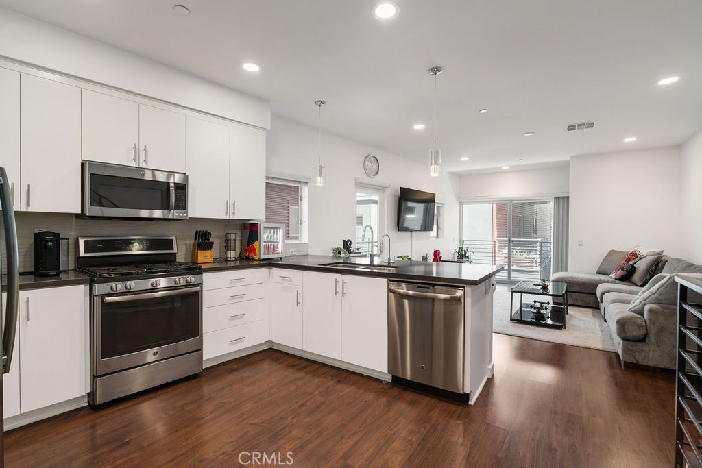 MLS #OC25241827 image #5