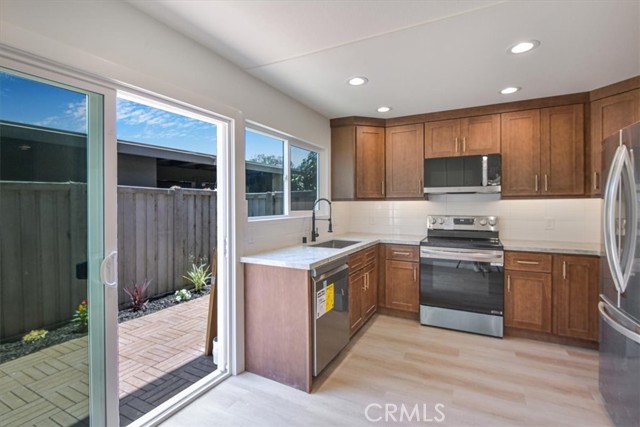 MLS #OC25241845 image #2