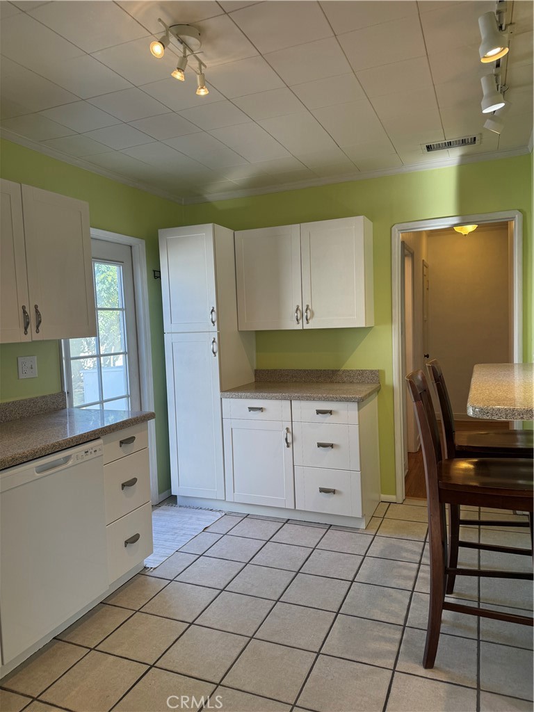 MLS #OC25241847 image #8