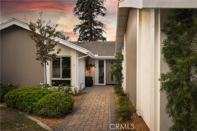 MLS #OC25241849 image #1