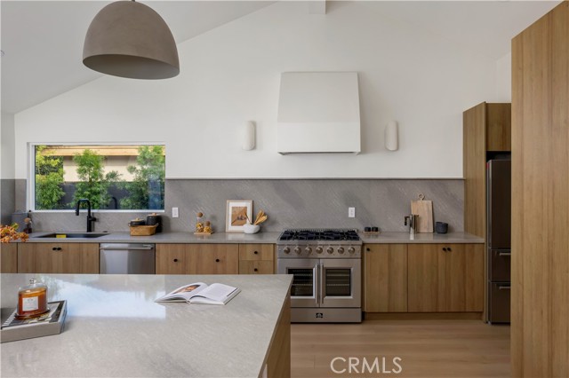 MLS #OC25241849 image #8