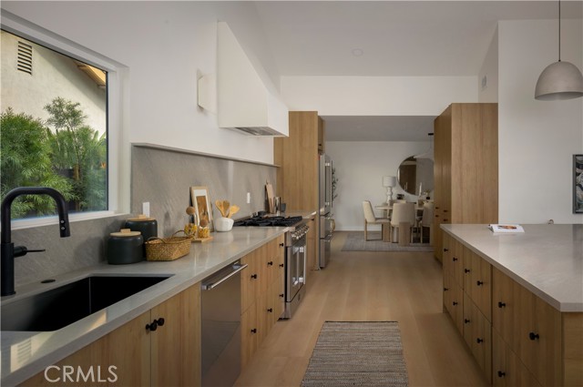 MLS #OC25241849 image #9