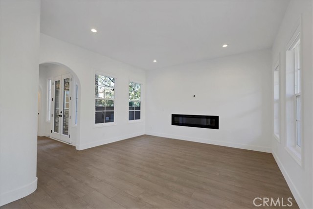 MLS #OC25241878 image #15