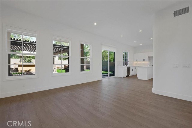 MLS #OC25241878 image #16