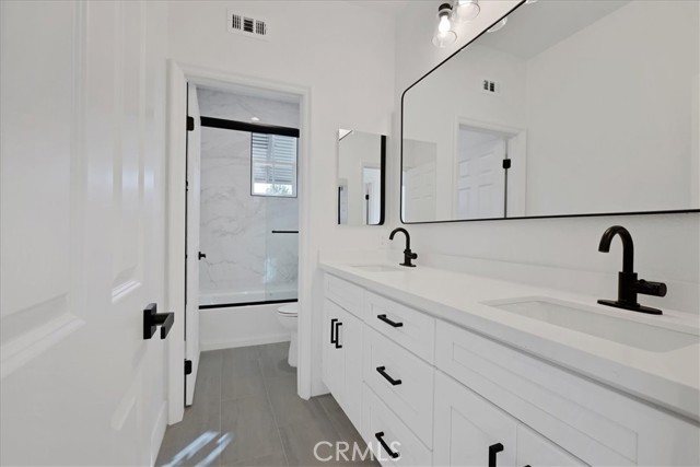 MLS #OC25241878 image #30