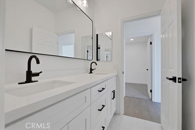 MLS #OC25241878 image #32