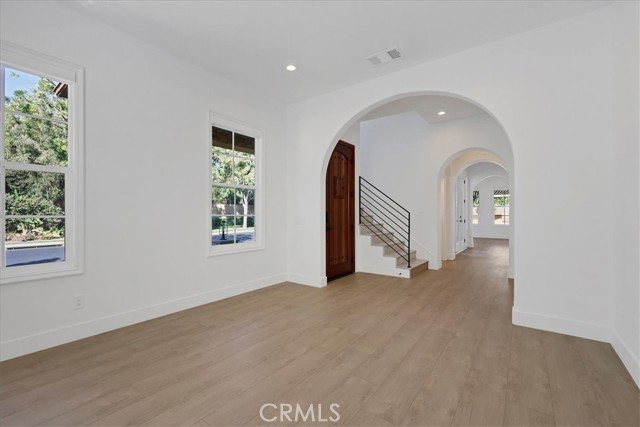 MLS #OC25241878 image #5